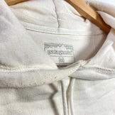 【Men's M アイボリー系】 2024 Patagonia ( パタゴニア ) ライトウェイト 73 テキスト ロゴ ワイルドライズ フーディ Lightweight '73 Text Logo Wildrise Fleece Hoody BCW オーガニックコッ