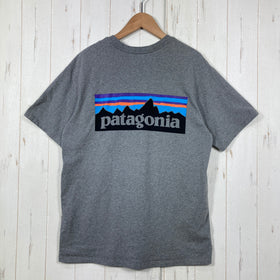 【Men's XS グレー系】 2026 Patagonia ( パタゴニア ) P-6 ロゴ レスポンシビリティー P-6 Logo Responsibili-Tee グラベル ヘザー (GLH) リサイクル素材100% コットン ウェア トップス インナー シャ - 0