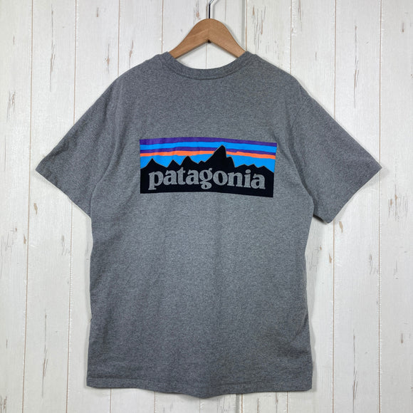 【Men's XS グレー系】 2026 Patagonia ( パタゴニア ) P-6 ロゴ レスポンシビリティー P-6 Logo Responsibili-Tee グラベル ヘザー (GLH) リサイクル素材100% コットン ウェア トップス インナー シャ