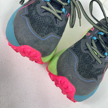 Asics Trabuco Max 2 女款越野跑鞋，尺码 24.0cm，黑色 (z00054672)