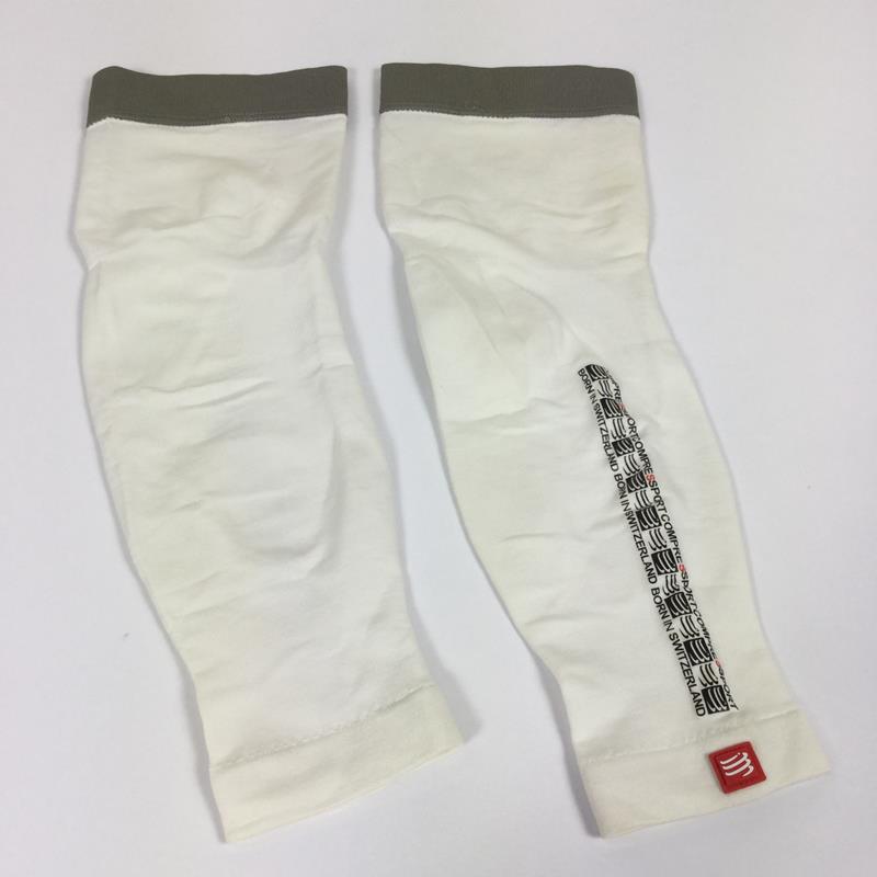 【Unisex 4 ホワイト系】 Compressport ( コンプレスポーツ ) カーフスリーブ ふくらはぎ コンプレッション サポーター Unisex  タイツ ボトムス ウェア