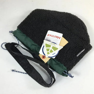 【OneSize ブラック系】Marmot ( マーモット ) リバーシブル ボア サコッシュ 四角友里コラボモデル TOAQJA29YY ショルダーバッグ バッグ ストレージ - 【公式】2ndGEAR（セカンドギア）Webショップ【登山用品・アウトドア用品専門 買取販売店】