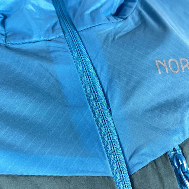 【Women's S ブルー系】 Norrona ( ノローナ ) フォルケティン エアロ60 フード Falketind Aero60 Hood ソフトシェル ウィンドシェル ジャケット フーディ 1809-22 International Women's ウィン - 【公式】2ndGEAR（セカンドギア）Webショップ【登山用品・アウトドア用品専門 買取販売店】