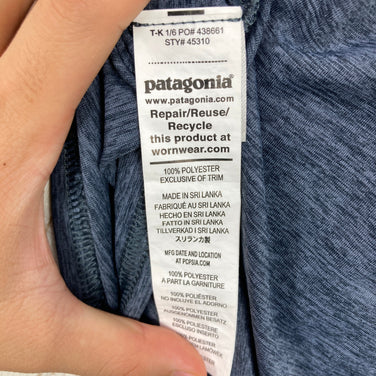 【Men's XS ネイビー系】 2023 Patagonia ( パタゴニア ) キャプリーン クール デイリー フーディ Capilene Cool Daily Hoody Smolder Blue - Light Smolder Blue X-Dye / SBL