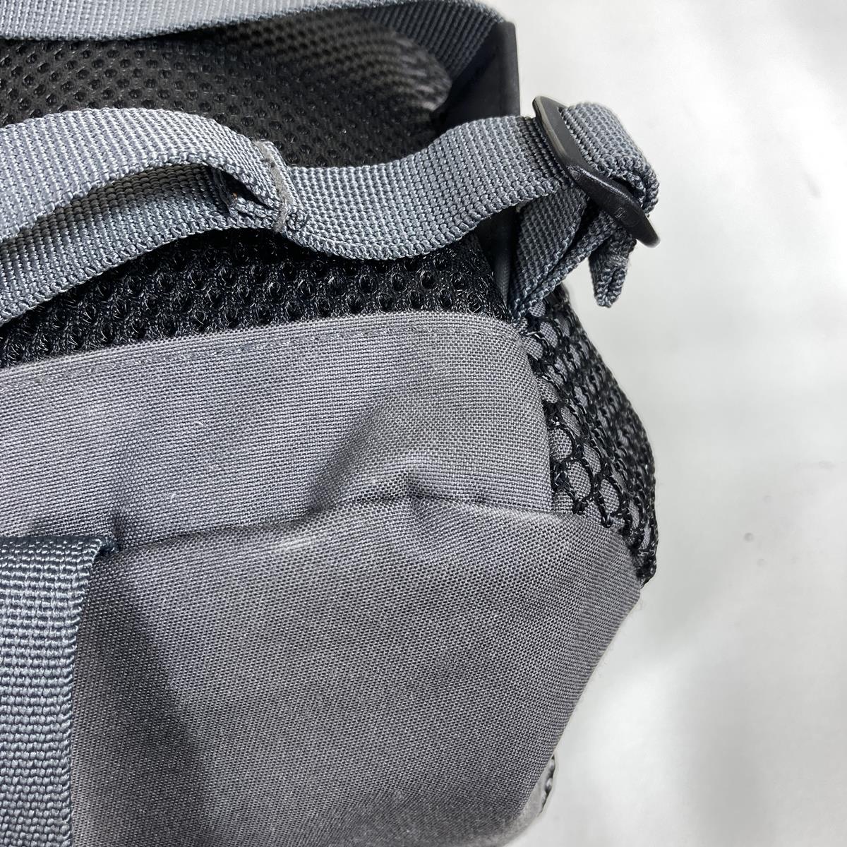 【OneSize グレー系】 And Wander ( アンドワンダー ) ペ/コ 20L デイパック Pe/Co 20L Daypack バックパック 574-3975008 Grey デイパック 容量【～29L】 バックパック バッグ ストレージ