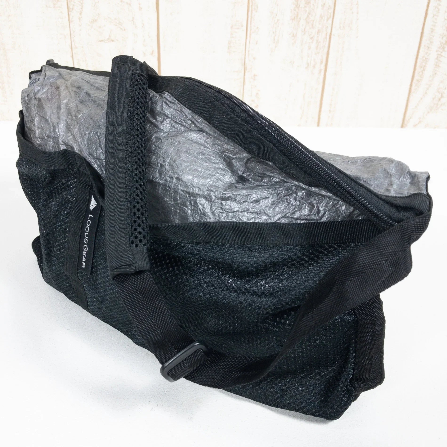 【OneSize グレー系】 Locus Gear ( ローカスギア ) ナノス DCF 入手困難 バッグ ストレージ サコッシュポーチ DCF ( ダイニーマ・コンポジット・ファブリック / キューベンファイバー ) z00051664 サコッシュポーチ バッ - 【公式】2ndGEAR（セカンドギア）Webショップ【登山用品・アウトドア用品専門 買取販売店】