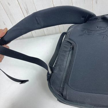 Arcteryx Blade 6 背包（均码，黑色） - 已停产且难以找到的尼龙储物背包/日用背包，容量：最大 29 升 (z00054481)