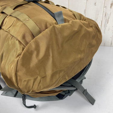 均码米色 Mystery Ranch 网眼尼龙储物背包，容量 30L-54L (z00056444)