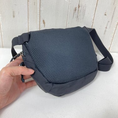 【OneSize ブラック系】 Arcteryx ( アークテリクス ) マカ 1 Maka 1 生産終了モデル 入手困難 ナイロン バッグ ストレージ サコッシュポーチ z00058664  サコッシュポーチ バッグ ストレージ