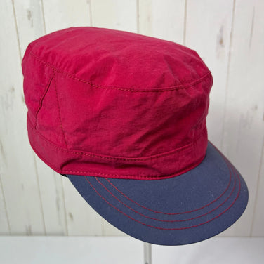 Marmot GORE-TEX 内衬工作帽，均码，红色。尼龙材质。另有 GORE-TEX（戈尔特斯）配件、头饰和帽子可供选择。产品代码：z000545。