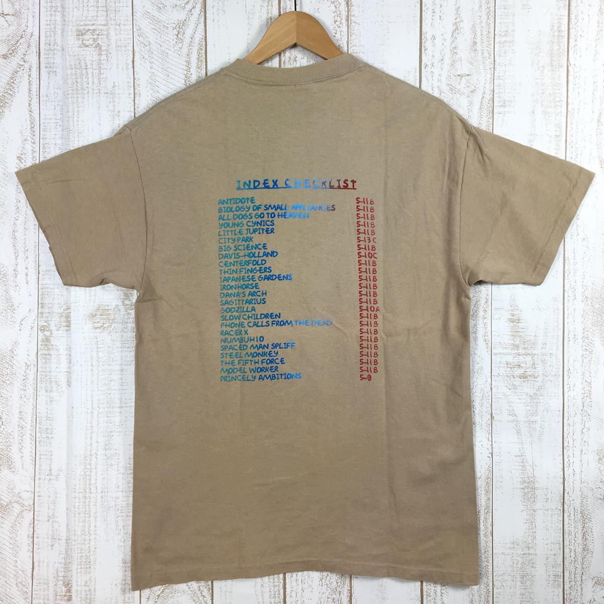 【Men's M ベージュ系】 米国ワシントン州 Mt. Index クライミングルートリスト Tシャツ ポートアンドカンパニー 入手困難 希少なアウトドアTシャツ International Men's  コットン ショートスリーブTシャツ クルーネック インナー