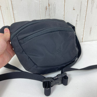 【OneSize ブラック系】 Arcteryx ( アークテリクス ) マカ 1 Maka 1 生産終了モデル 入手困難 ナイロン バッグ ストレージ サコッシュポーチ z00058664  サコッシュポーチ バッグ ストレージ