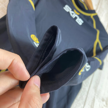 【Men's S ブラック系】 Skins ( スキンズ ) コンプレッションアンダーシャツ ナイロン ウェア トップス インナー シャツ ロングスリーブTシャツ クルーネック 化繊 z00051874 化繊 ロングスリーブTシャツ クルーネック インナー シャツ - 【公式】2ndGEAR（セカンドギア）Webショップ【登山用品・アウトドア用品専門 買取販売店】