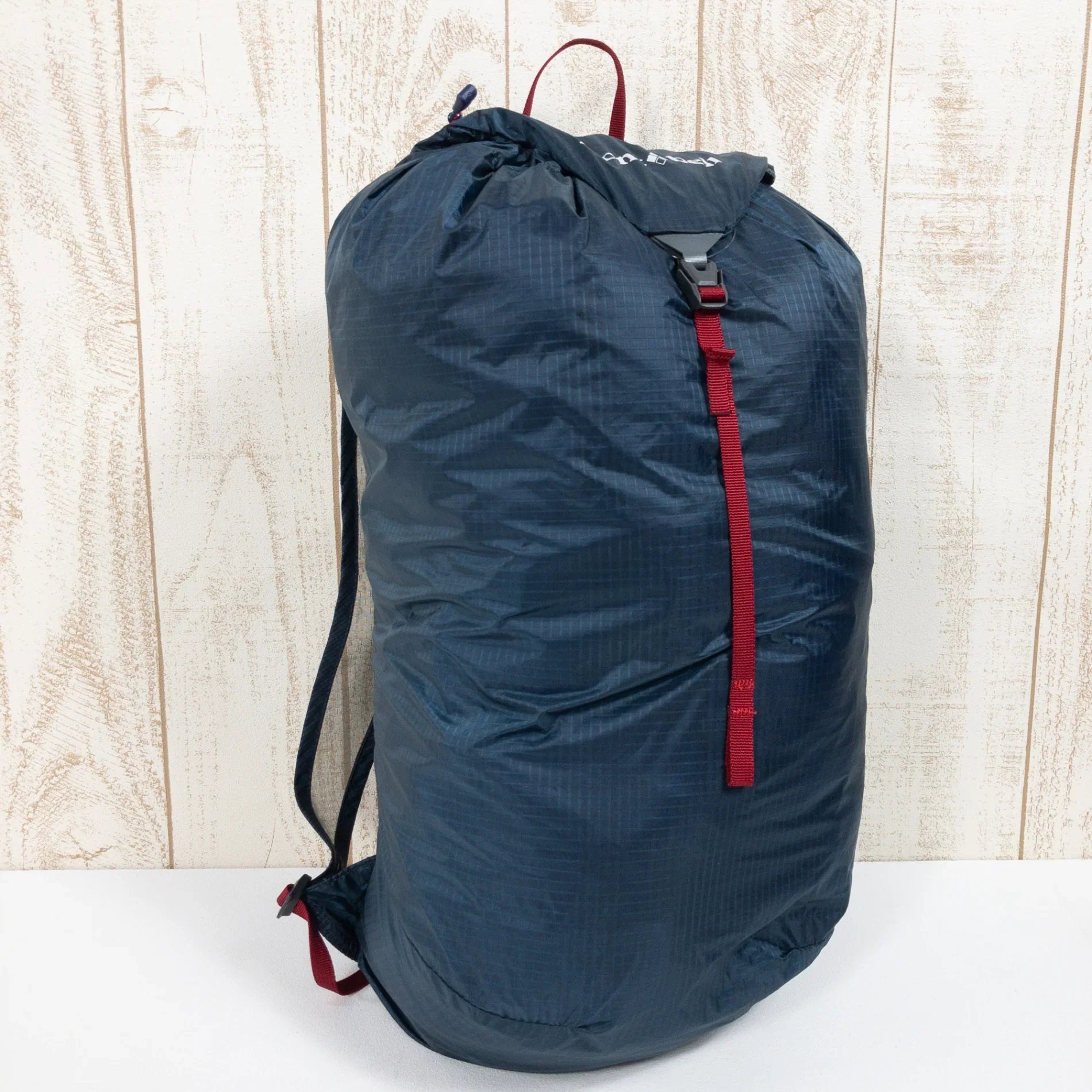 【OneSize ネイビー系】 Montbell ( モンベル ) バーサライト パック 15 Versalite Pack 15 ナイロン バッグ ストレージ バックパック デイパック 容量【～29L】 z00051261 デイパック 容量【～29L】 バックパ - 【公式】2ndGEAR（セカンドギア）Webショップ【登山用品・アウトドア用品専門 買取販売店】