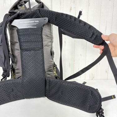 【M グリーン系】 Six Moon Designs ( シックスムーンデザインズ ) フライト 30 ウルトラ Flight 30 Ultra Gray / Green スタンダードハーネス バッグ ストレージ バックパック 容量【30L～54L】 z