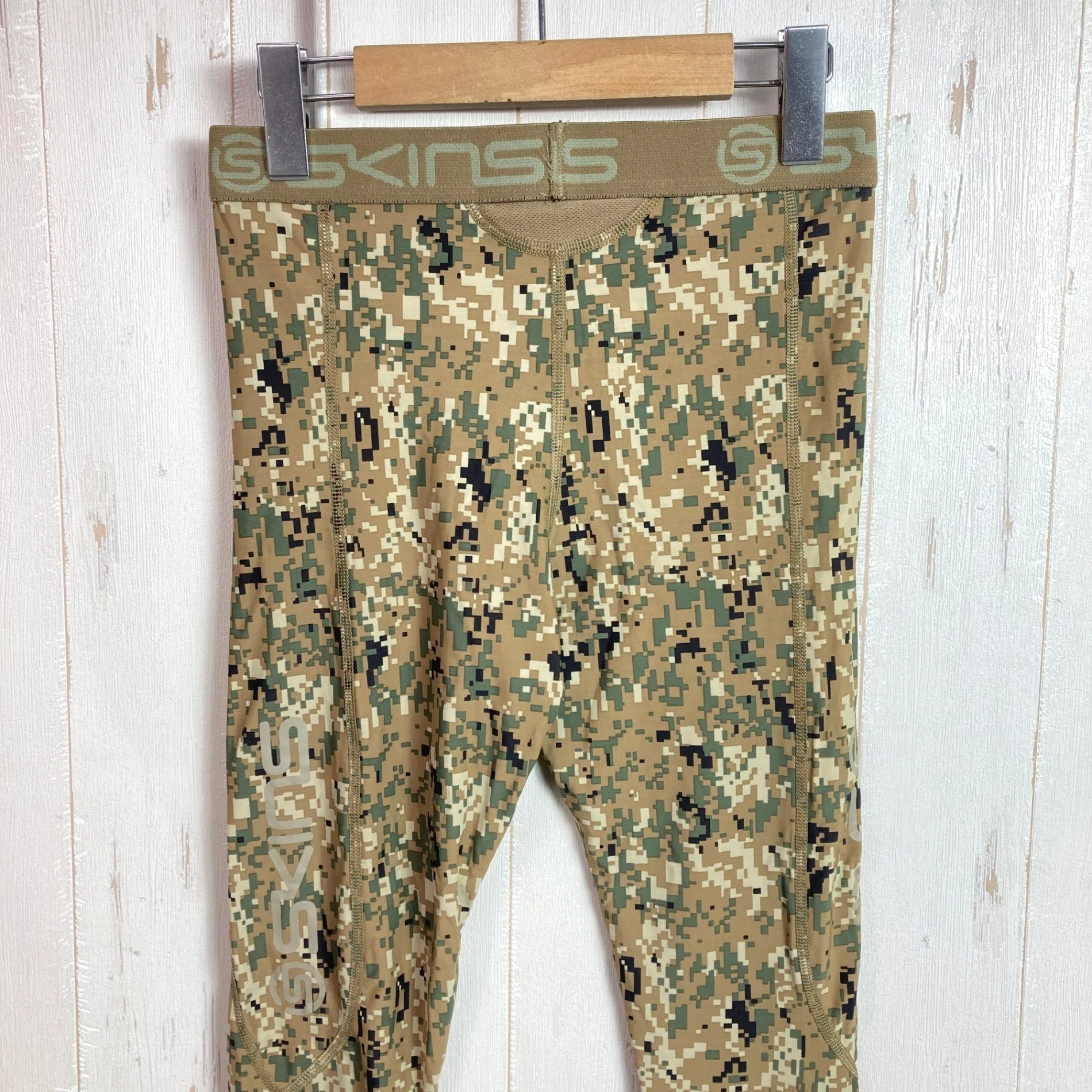 【Men's M ブラウン系】 Skins ( スキンズ ) コンプレッションアンダータイツ デジタルカモ ナイロン ウェア ボトムス タイツ z00051881 デジタルカモ タイツ ボトムス ウェア - 【公式】2ndGEAR（セカンドギア）Webショップ【登山用品・アウトドア用品専門 買取販売店】