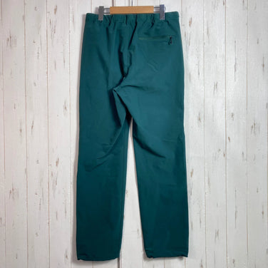 The North Face Verb Pant, Women's Size L, Green. This nylon softshell long pants are perfect for bottoms. Product code: z00054127.