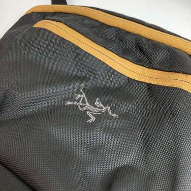 【OneSize ブラック系】 Arcteryx ( アークテリクス ) マカ 2 ウエストパック MAKA 2 WAISTPACK ナイロン バッグ ストレージ サコッシュポーチ z00052617 サコッシュポーチ バッグ ストレージ - 【公式】2ndGEAR（セカンドギア）Webショップ【登山用品・アウトドア用品専門 買取販売店】