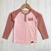 【Baby's 4T ピンク系】 2020 Patagonia ( パタゴニア ) キャプリーン ミッドウェイト ヘンリー Capilene Midweight Henley FRRS ポリエステル ウェア トップス インナー シャツ ロングスリーブTシャツ クルーネ
