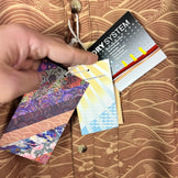 女士大号棕色 Jolly Gear 三冠王纽扣长袖上衣，金色波浪涤纶材质。