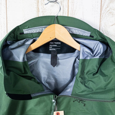 【Men's S グリーン系】 Arcteryx ( アークテリクス ) ベータ SL ジャケット Beta SL Jacket ナイロン ウェア トップス アウター ジャケット ハードシェル GORE-TEX ( ゴアテックス ) z00051202 ハードシェ - 【公式】2ndGEAR（セカンドギア）Webショップ【登山用品・アウトドア用品専門 買取販売店】