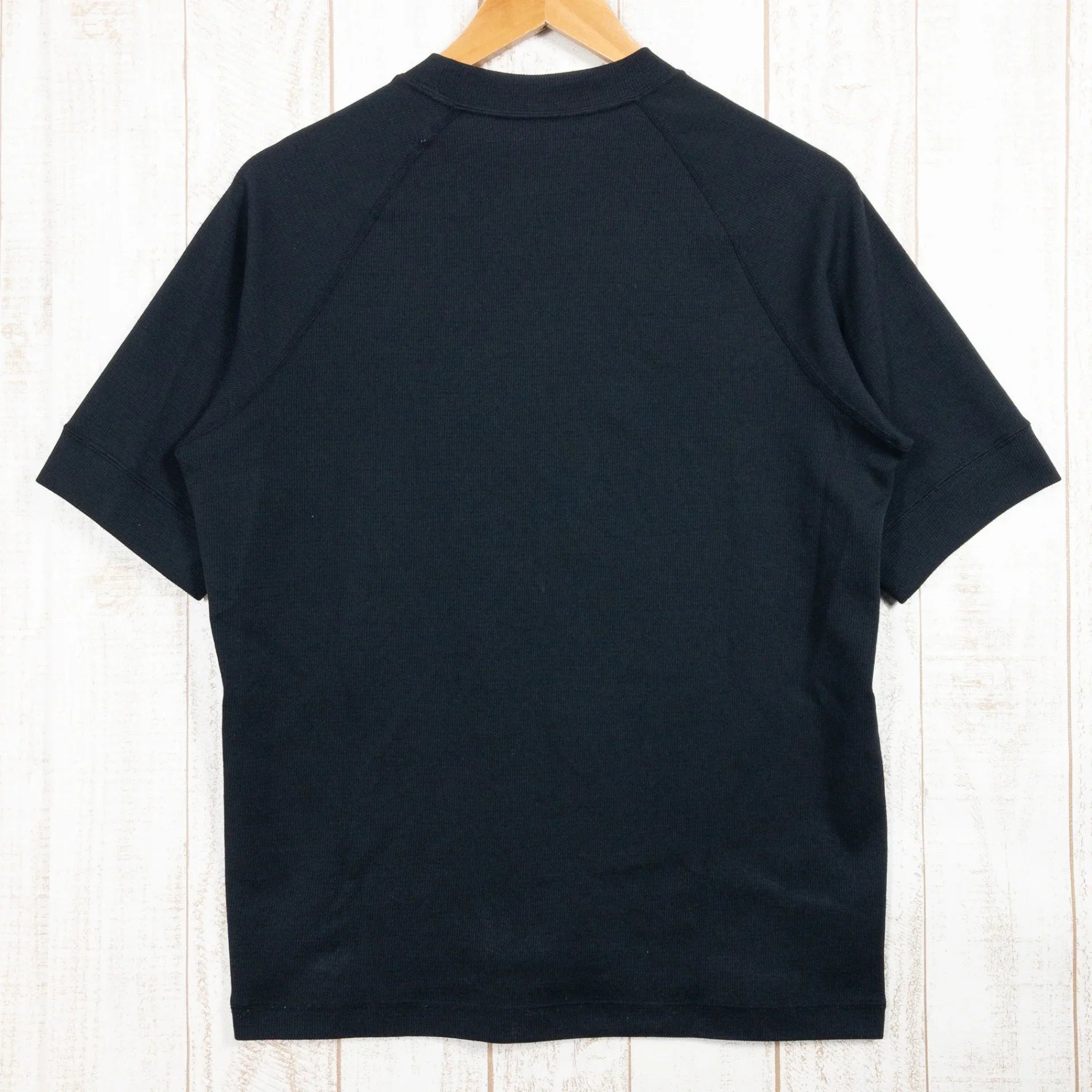 【Men's M ブラック系】 Goldwin ( ゴールドウィン ) リポーズ Tシャツ Re-Pose T-Shirt C3fit（シースリーフィット） ポリエステル ウェア トップス インナー シャツ ショートスリーブTシャツ クルーネック 化繊 z00051 - 【公式】2ndGEAR（セカンドギア）Webショップ【登山用品・アウトドア用品専門 買取販売店】