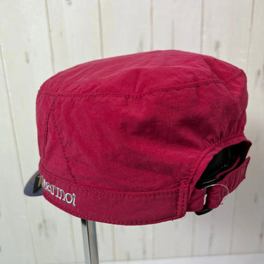 Marmot GORE-TEX 内衬工作帽，均码，红色。尼龙材质。另有 GORE-TEX（戈尔特斯）配件、头饰和帽子可供选择。产品代码：z000545。