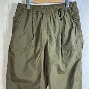 男女通用 3 绿色 Mannenrou Micro Rip Nylon Harvest Trainer，尼龙裤，长裤 (z00054002)。