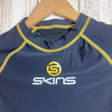 【Men's S ブラック系】 Skins ( スキンズ ) コンプレッションアンダーシャツ ナイロン ウェア トップス インナー シャツ ロングスリーブTシャツ クルーネック 化繊 z00051874 化繊 ロングスリーブTシャツ クルーネック インナー シャツ - 【公式】2ndGEAR（セカンドギア）Webショップ【登山用品・アウトドア用品専門 買取販売店】