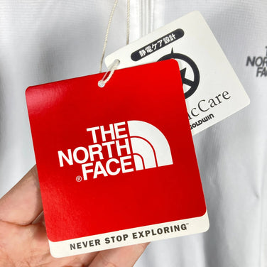 The North Face 男款 Hybrid Delta 拉链衫，M 码，白色。涤纶，长袖衬衫，合成纤维。(z00053919)