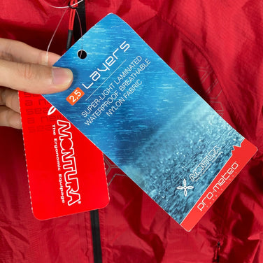 Montura Magnetic Jacket, Men's Small, Red. Nylon Rain Shell Jacket (z00053633).
