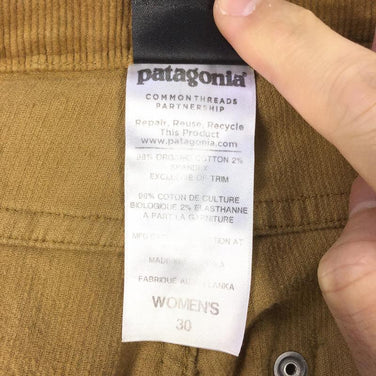 【Women's 30 ブラウン系】Patagonia ( パタゴニア ) ウィメンズ フィッテド コーデュロイ パンツ Fitted Corduroy Pants 55055 International Women's コットン ロングパンツ ボトムス ウェア - 【公式】2ndGEAR（セカンドギア）Webショップ【登山用品・アウトドア用品専門 買取販売店】