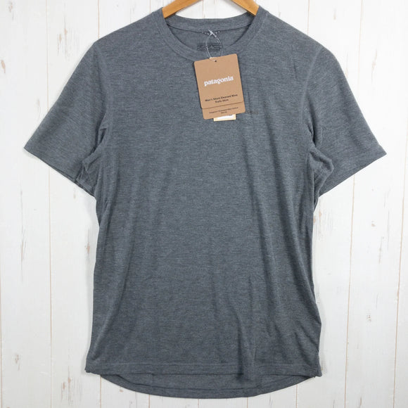 【Men's S グレー系】 2017 Patagonia ( パタゴニア ) ショートスリーブ ナイン トレイルズ シャツ S/S Nine Trails Shirt ポリエステル ウェア トップス インナー シャツ ショートスリーブTシャツ クルーネック 化繊 - 【公式】2ndGEAR（セカンドギア）Webショップ【登山用品・アウトドア用品専門 買取販売店】