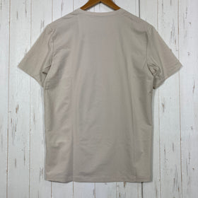 【Men's S ベージュ系】 Houdini ( フーディニ ) メンズ カバー ティー Men's Cover Tee Wish Woven 2WAYストレッチ 速乾 ポリエステル ウェア トップス インナー シャツ ショートスリーブTシャツ クルーネック 化繊 - 0