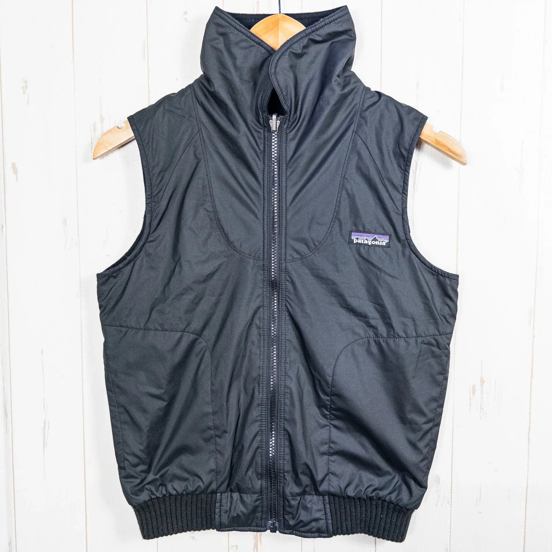 【Women's XS ブラック系】 2007 Patagonia ( パタゴニア ) デュアリティ ベスト Duality Vest BLK 生産終了モデル 入手困難 リバーシブル ポリエステル ウェア トップス ベスト フリース z00052384 BLK フリース - 【公式】2ndGEAR（セカンドギア）Webショップ【登山用品・アウトドア用品専門 買取販売店】