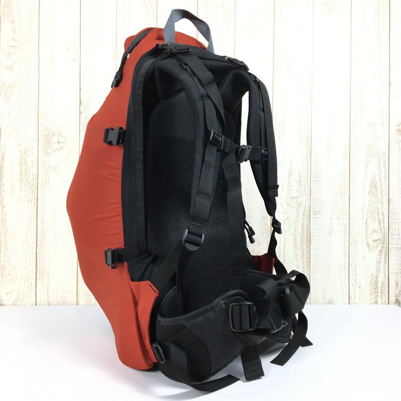 [Medium Red] Osprey Backside 42L Backpack Straight Jacket System Old Tag Made in USA Chile Discontinued Model Hard to Find Chili Capacity [30L-54L] Backpack Bag Straight