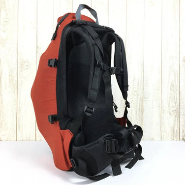 【M レッド系】Osprey ( オスプレー ) バックサイド Backside 42L バックパック ストレイトジャケットシステム 旧タグ アメリカ製 チリ 生産終了モデル 入手困難 容量【30L～54L】 バックパック バッグ ストレージ - 【公式】2ndGEAR（セカンドギア）Webショップ【登山用品・アウトドア用品専門 買取販売店】