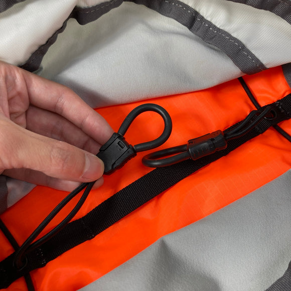 【OneSize グレー系】 Mammut ( マムート ) ヘルメットホルダープロ Helmet Holder Pro バックパック外付け ヘルメット収納 ナイロン バッグ ストレージ パッキングサック スタッフサック インナーポーチ z00061784  スタ
