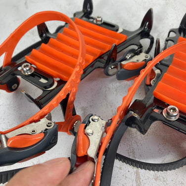 【M ブラック系】 Montbell ( モンベル ) スノースパイク 6 クイックフィット Snow Spike 6 Quick Fit アルミ ウィンターギア クランポン アイゼン z00060087  クランポン アイゼン ウィンターギア
