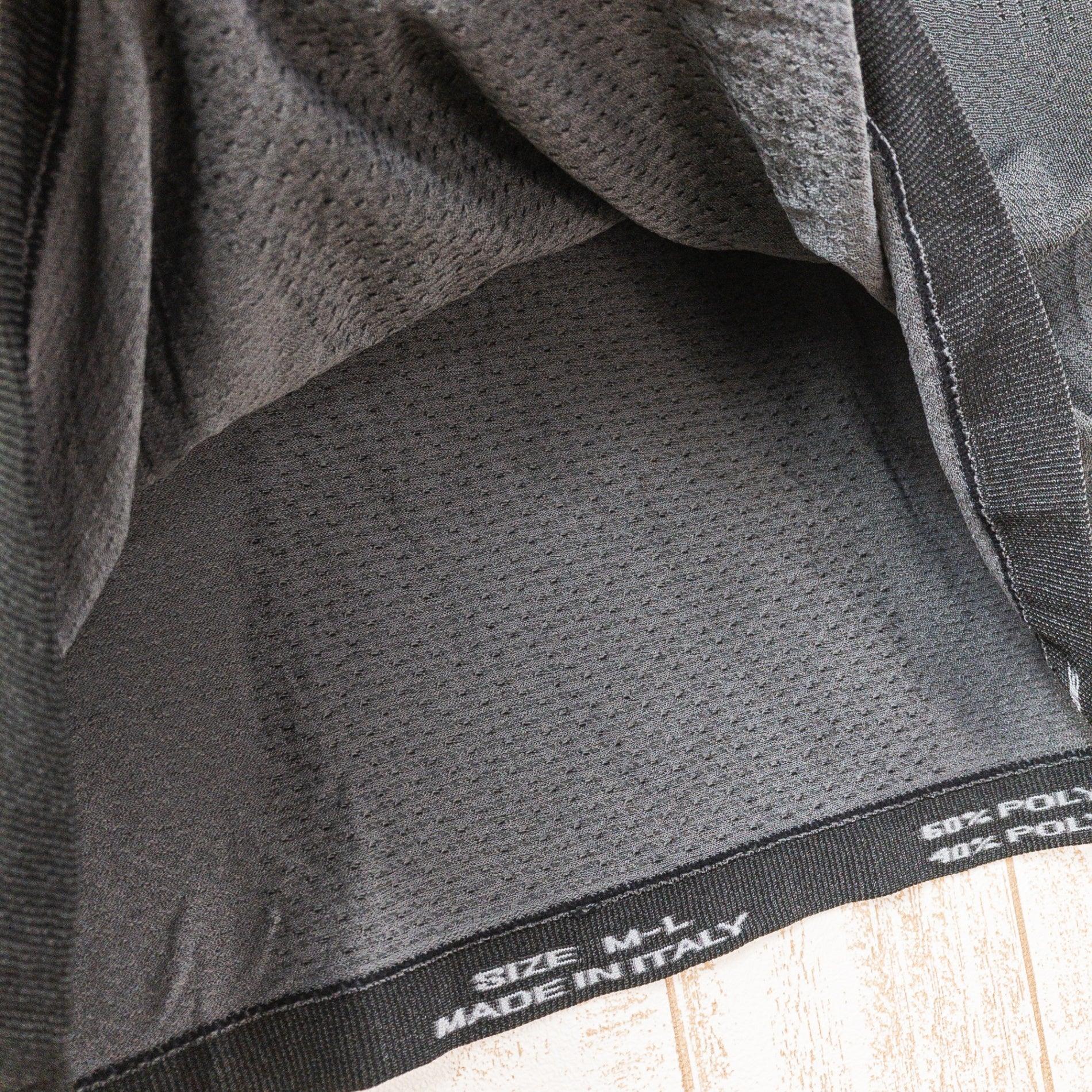 【Men's M/L ブラック系】 Montura ( モンチュラ ) シームレス ウルトラ-L ティーシャツ SEAMLESS ULTRA-L T-SHIRT 1枚 ポリプロピレン ウェア トップス インナー シャツ ショートスリーブTシャツ クルーネック 化繊 z0 - 【公式】2ndGEAR（セカンドギア）Webショップ【登山用品・アウトドア用品専門 買取販売店】