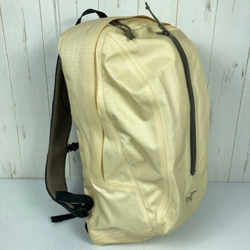 【OneSize ベージュ系】 Arcteryx ( アークテリクス ) アストリ 19 ASTRI 19 生産終了モデル 入手困難 ナイロン バッグ ストレージ バックパック デイパック 容量【～29L】 z00056263  デイパック 容量【～29L】 バック - 0