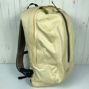 [One Size, Beige] Arc'teryx Astri 19, Discontinued Model, Hard to Find, Nylon Bag, Storage Backpack, Daypack, Capacity [~29L] z00056263 Daypack, Capacity [~29L], Backpack