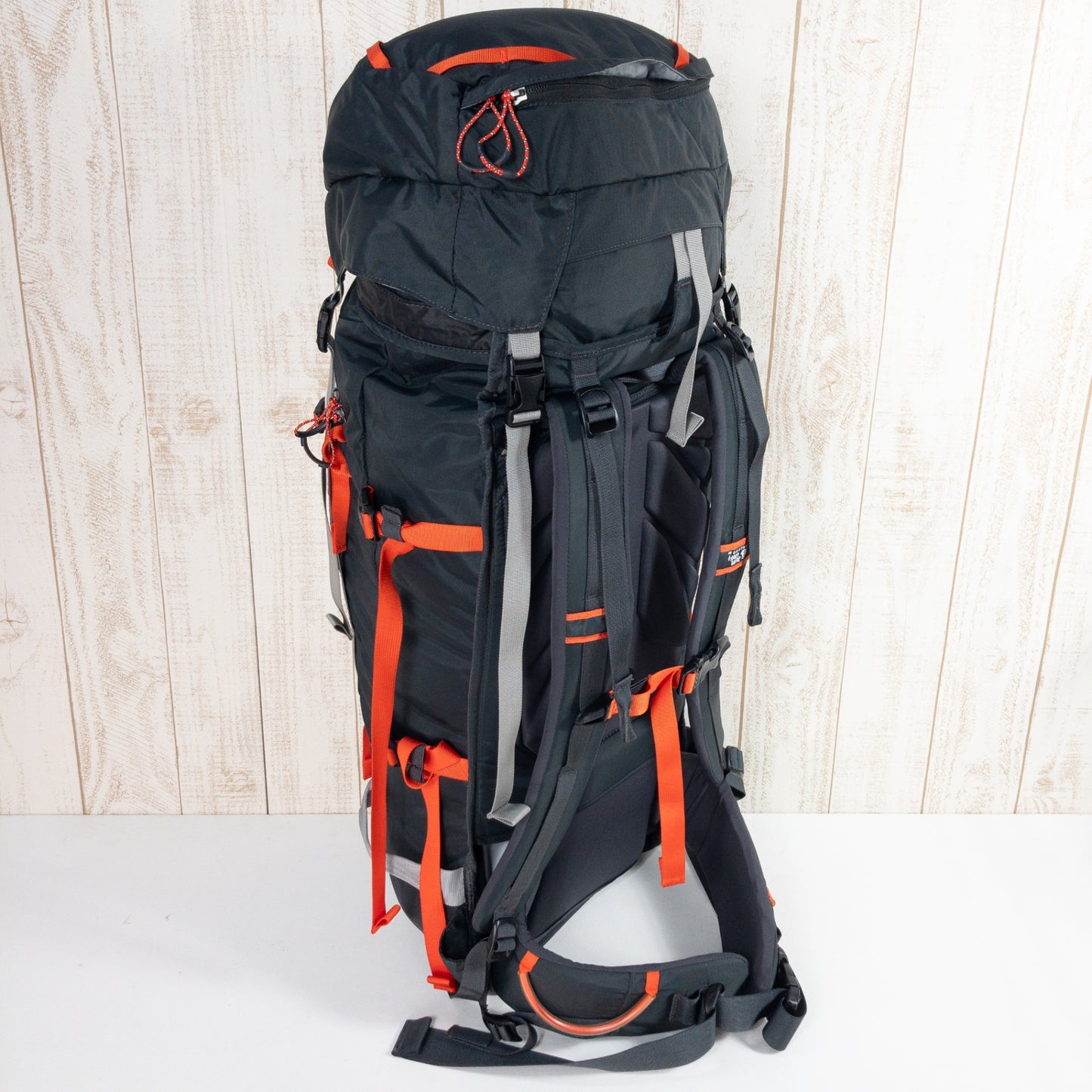 【男女通用M/L灰色系列】Mountain Hardwear（山地硬装）Diattissima 50 Direttissima 50 背包外出干停产型号很难获得 OU6754 男女通用鲨鱼容量[30L ~ 5