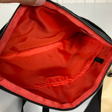 【OneSize ブラック系】 Mountain Hardwear ( マウンテンハードウェア ) キープアース オーサム サコッシュ ポリエステル バッグ ストレージ サコッシュポーチ z00059512  サコッシュポーチ バッグ ストレージ
