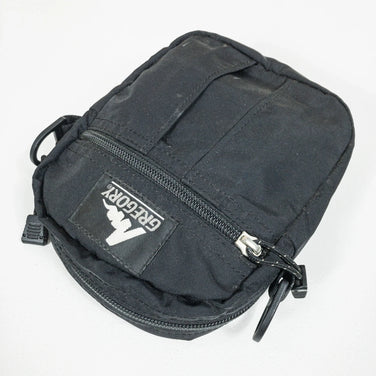 【OneSize ブラック系】 Gregory ( グレゴリー ) クイックポケット M Quick Pocket M Black 生産終了モデル 入手困難 銀タグ 旧タグ ナイロン バッグ ストレージ サコッシュポーチ z00051856 Black サコッシュポ - 【公式】2ndGEAR（セカンドギア）Webショップ【登山用品・アウトドア用品専門 買取販売店】