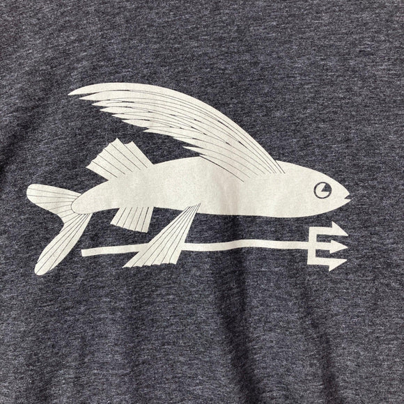 【Men's M グレー系】 2015 Patagonia ( パタゴニア ) フライング フィッシュ ティー Flying Fish Tee			 オーガニックコットン ウェア トップス インナー シャツ ショートスリーブTシャツ クルーネック コットン z00