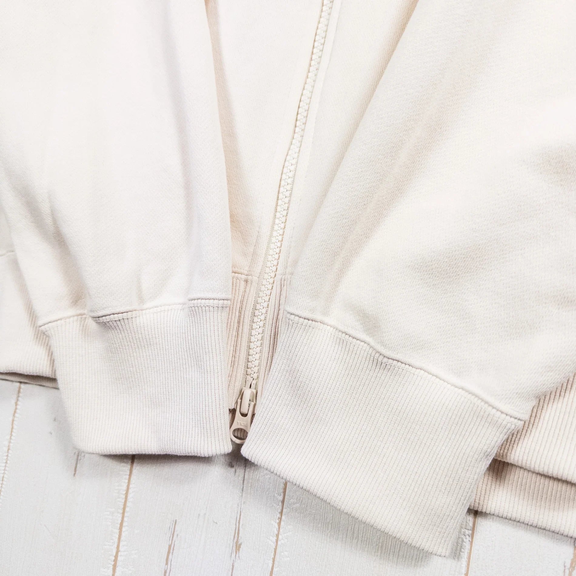 【Men's XL アイボリー系】 Helly Hansen ( ヘリーハンセン ) HHロゴフルジップスウェットフーディー HH Logo Full-zip Sweat Hoodie ポリエステル ウェア トップス インナー シャツ フーディ コットン z000525 - 【公式】2ndGEAR（セカンドギア）Webショップ【登山用品・アウトドア用品専門 買取販売店】