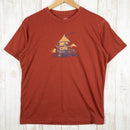 【Men's S オレンジ系】 Millet ( ミレー ) アドベンチャー ハウス Tシャツ Adventure House TShirt ポリエステル MIV01936 Men's ショートスリーブTシャツ クルーネック インナー シャツ トップス ウェア - 【公式】2ndGEAR（セカンドギア）Webショップ【登山用品・アウトドア用品専門 買取販売店】