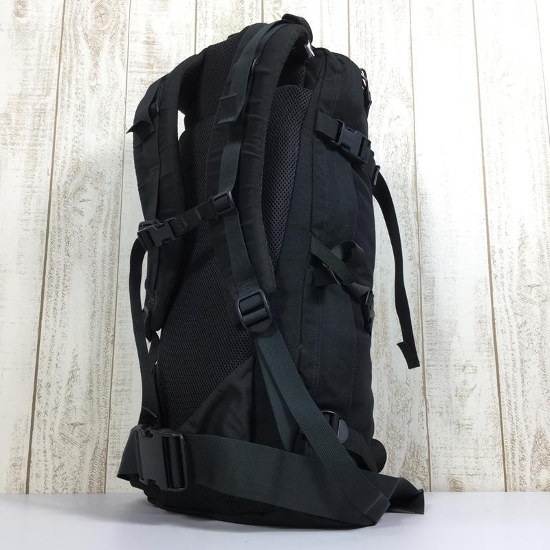 [M Black] Cirque Works Descent Backpack Daypack Discontinued Model Hard to Find Daypack Capacity [up to 29L] Backpack Bag Storage