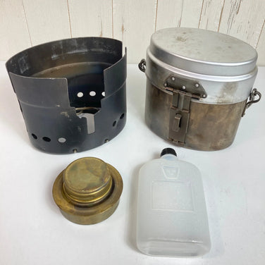 【OneSize シルバー系】 Swedish Army（スウェーデン軍） 飯盒セット クックウェア クッカー コッフェル z00053043  クッカー コッフェル クックウェア